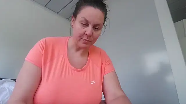 fulloferotic Chat XXX live