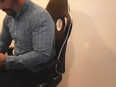 Kalel17073 Show in webcam