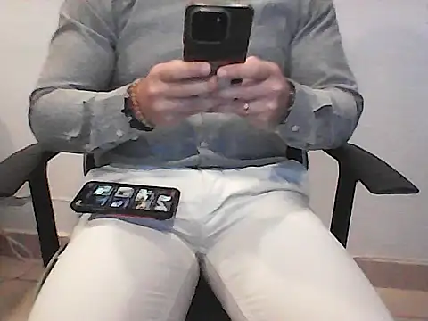 Yorel1109- Show in webcam