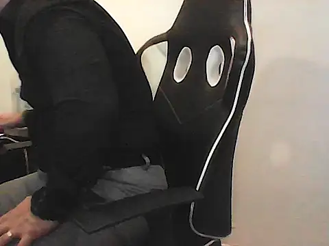 Yorel1109- Show in webcam