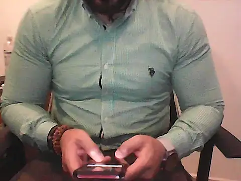 Yorel1109- Show in webcam