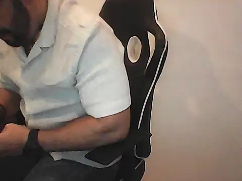 Yorel1109- Show in webcam