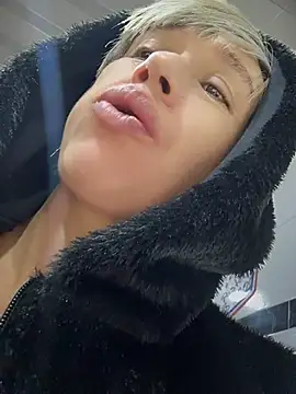 MARILYNKOVANOVA: απευθείας συνομιλία ΧΧΧ