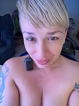 MARILYNKOVANOVA XXX чат на живо