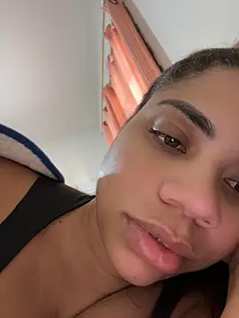 Morenacarioca3 Chat XXX in diretta