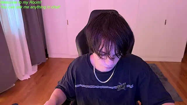 SasukeUhchiaa Webcam Show