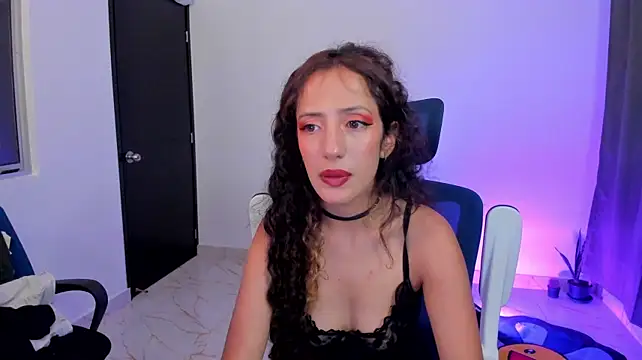 Show modela Lucia_Fuster na web-kameri