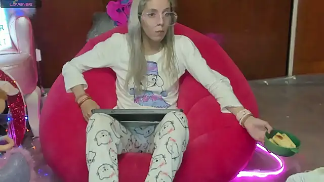 Skinygirl Chat XXX in diretta