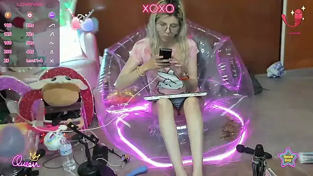 Skinygirl's Webcam Show