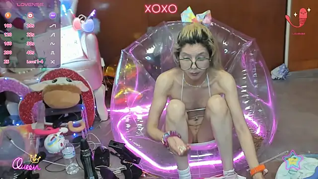Skinygirl's Webcam Show
