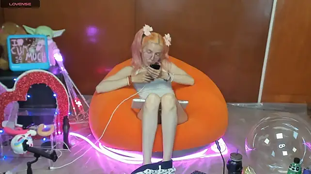 Skinygirl's Live Sex Cam Show