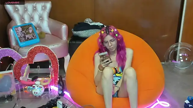 Skinygirl Show in webcam
