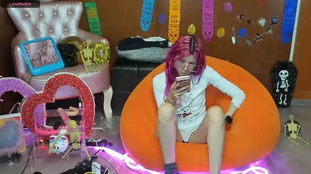 SkinygirlのライブXXXチャット