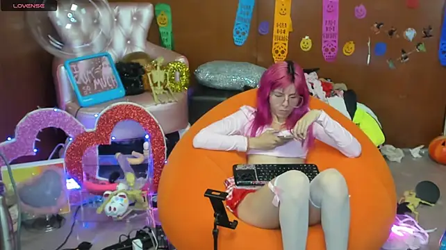 Skinygirl's Webcam Show