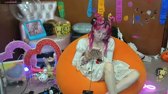 Skinygirl's Webcam Show