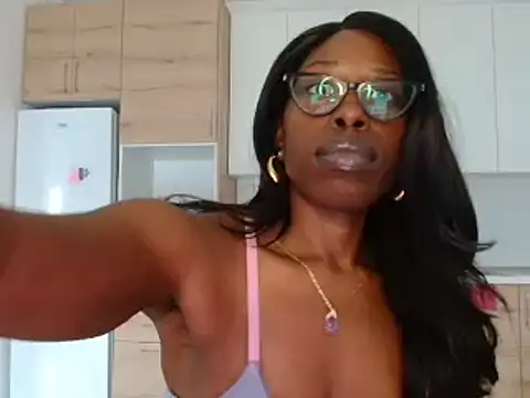 MasterIndigo live XXX chat