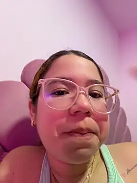 Lucyklein2022 Chat XXX in diretta