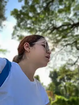 Lucyklein2022 Adlı Modelin Canlı XXX Sohbeti