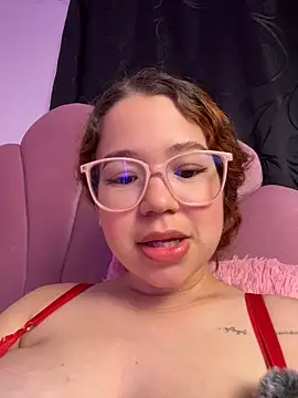 Chat XXX en directo de Lucyklein2022