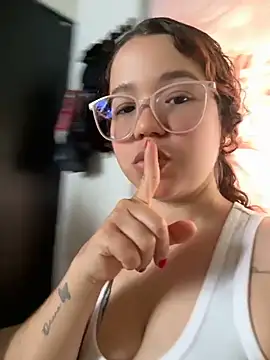 دردشة Lucyklein2022 الجنسية المباشرة