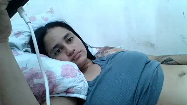 girl_tits' Live XXX Chat
