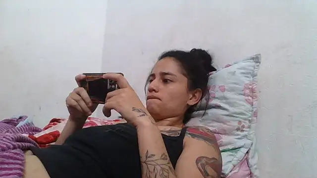 girl_tits' Live XXX Chat