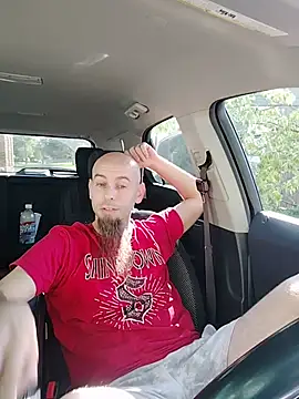 JohnnyFaster Show in webcam