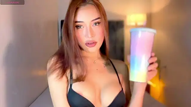 wiggle_nibble Pertunjukan Webcam