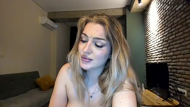 fifteenpoemn Live XXX chat