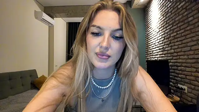 fifteenpoem Adlı Modelin Canlı XXX Sohbeti