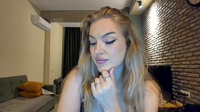 fifteenpoem live XXX chat