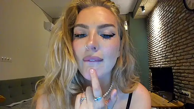 fifteenpoem Chat XXX in diretta