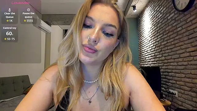 fifteenpoem's Live XXX Chat