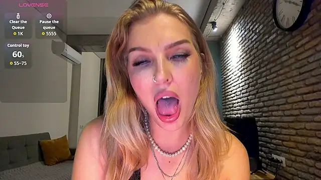 fifteenpoem Chat XXX live