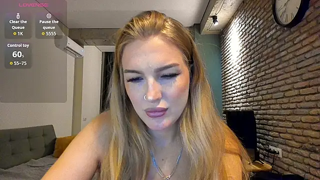 fifteenpoem's Webcam Show