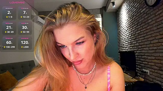 fifteenpoem's Live XXX Chat