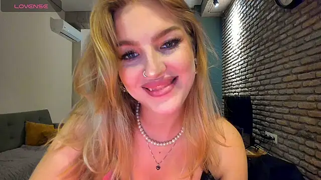 fifteenpoemn Live XXX chat
