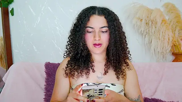 merida_bell18's Live XXX Chat