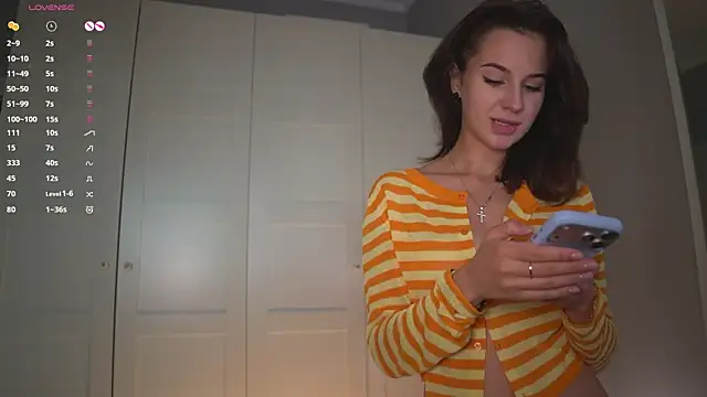 Chat XXX en directo de -JuicyMolly-