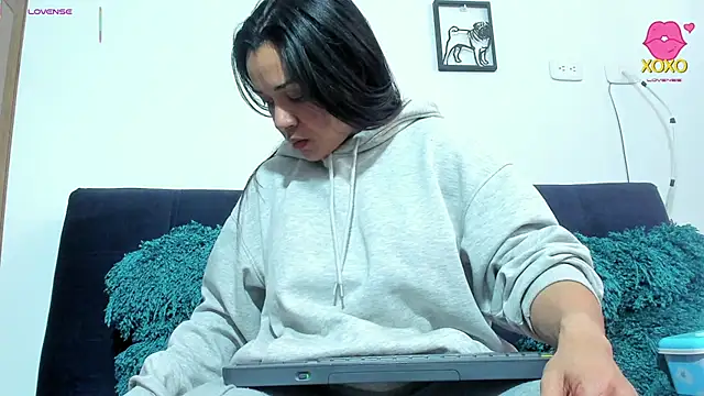 Chat XXX en directo de Bessie32