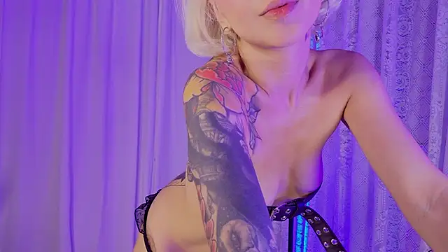 Cinamoonn's Live XXX Chat