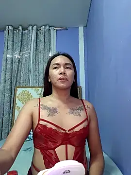 lady_kim_boner Show in webcam
