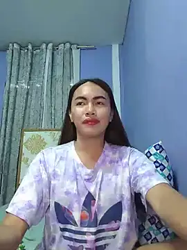 lady_kim_boner Show in webcam