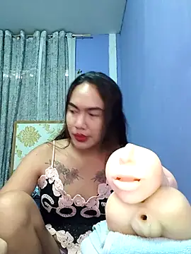 Pokazy przed kamerką – lady_kim_boner