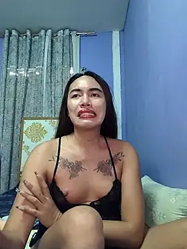 lady_kim_boner Show in webcam