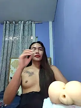lady_kim_boner Pertunjukan Webcam