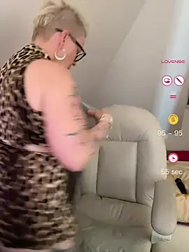 German_Milf 网络视讯表演