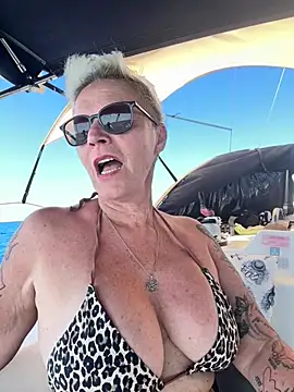 German_Milf: διαδικτυακό σόου στην κάμερα