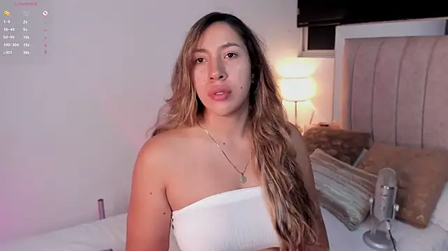 daniela_henao XXX чат на живо