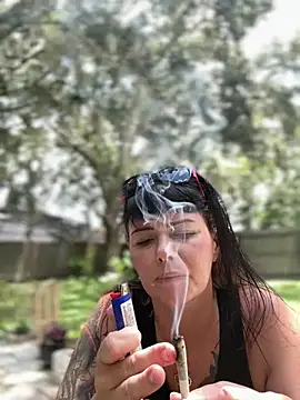 MarlaFknSinger XXX чат на живо